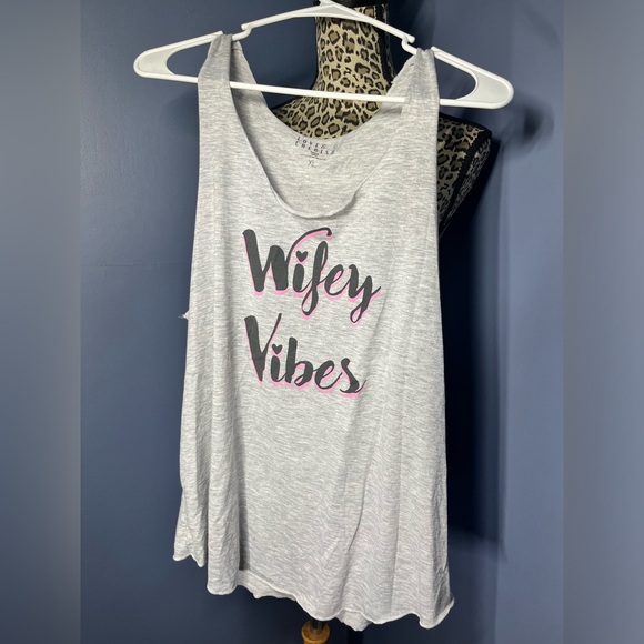 Wifey Vibes Tank Top Size XL - Picture 1 of 3